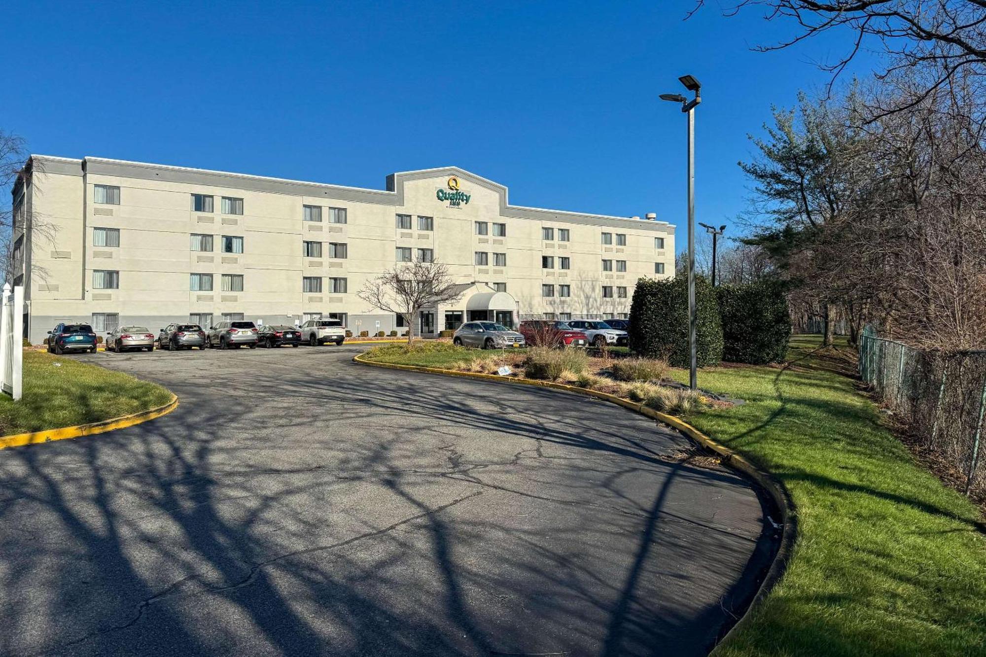 Quality Inn Spring Valley - Nanuet Exterior photo