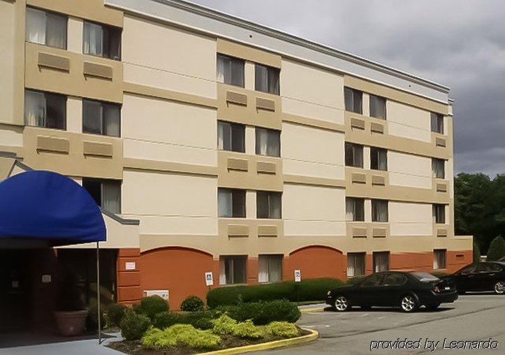Quality Inn Spring Valley - Nanuet Exterior photo